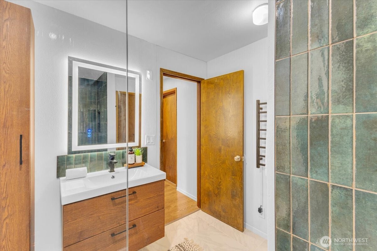 654 W Olympic Place Unit: 101