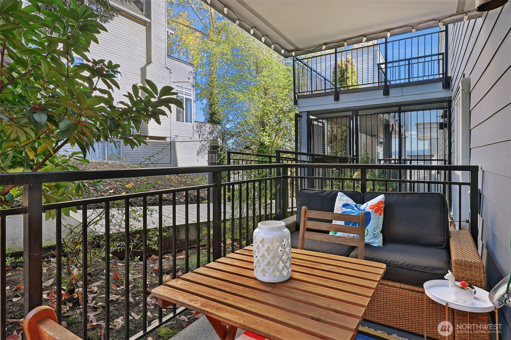 2512 E Madison Street Unit: 401