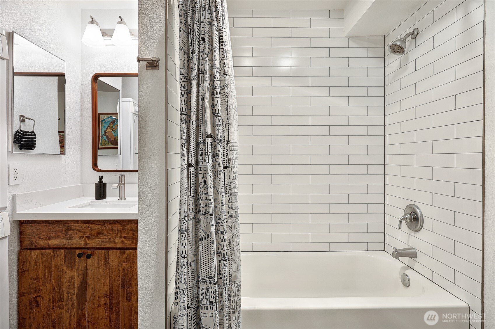 2512 E Madison Street Unit: 401