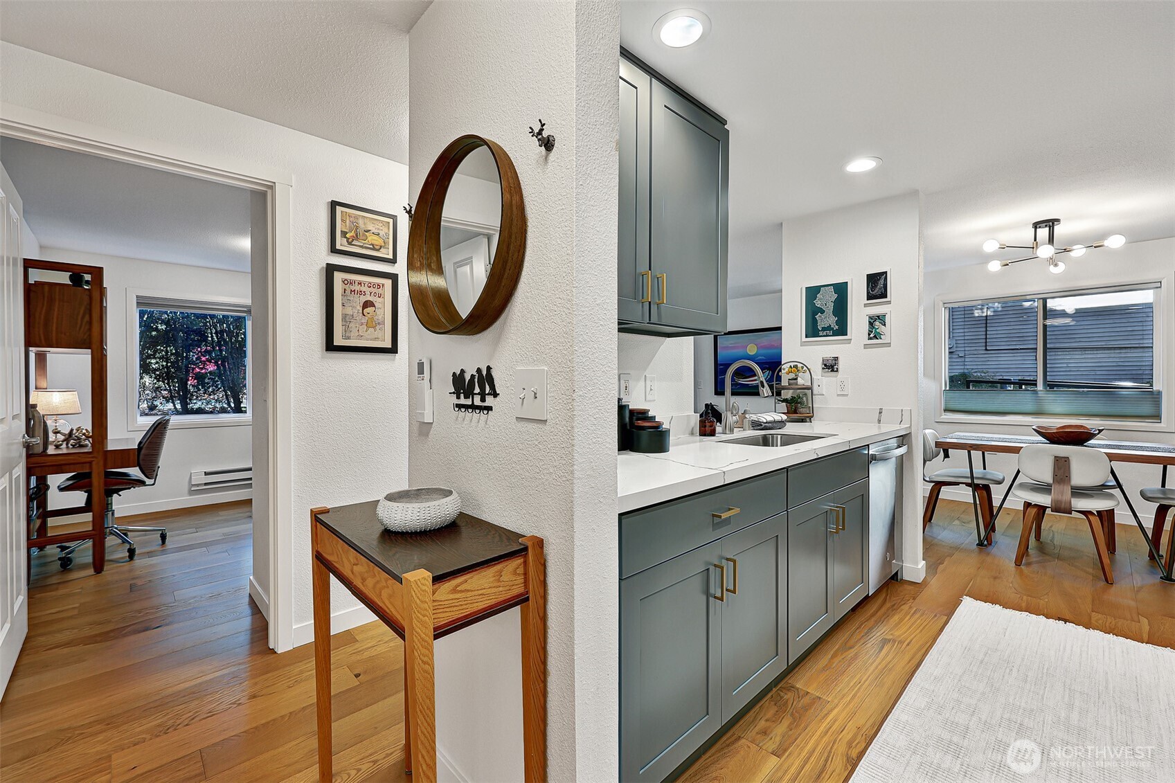 2512 E Madison Street Unit: 401