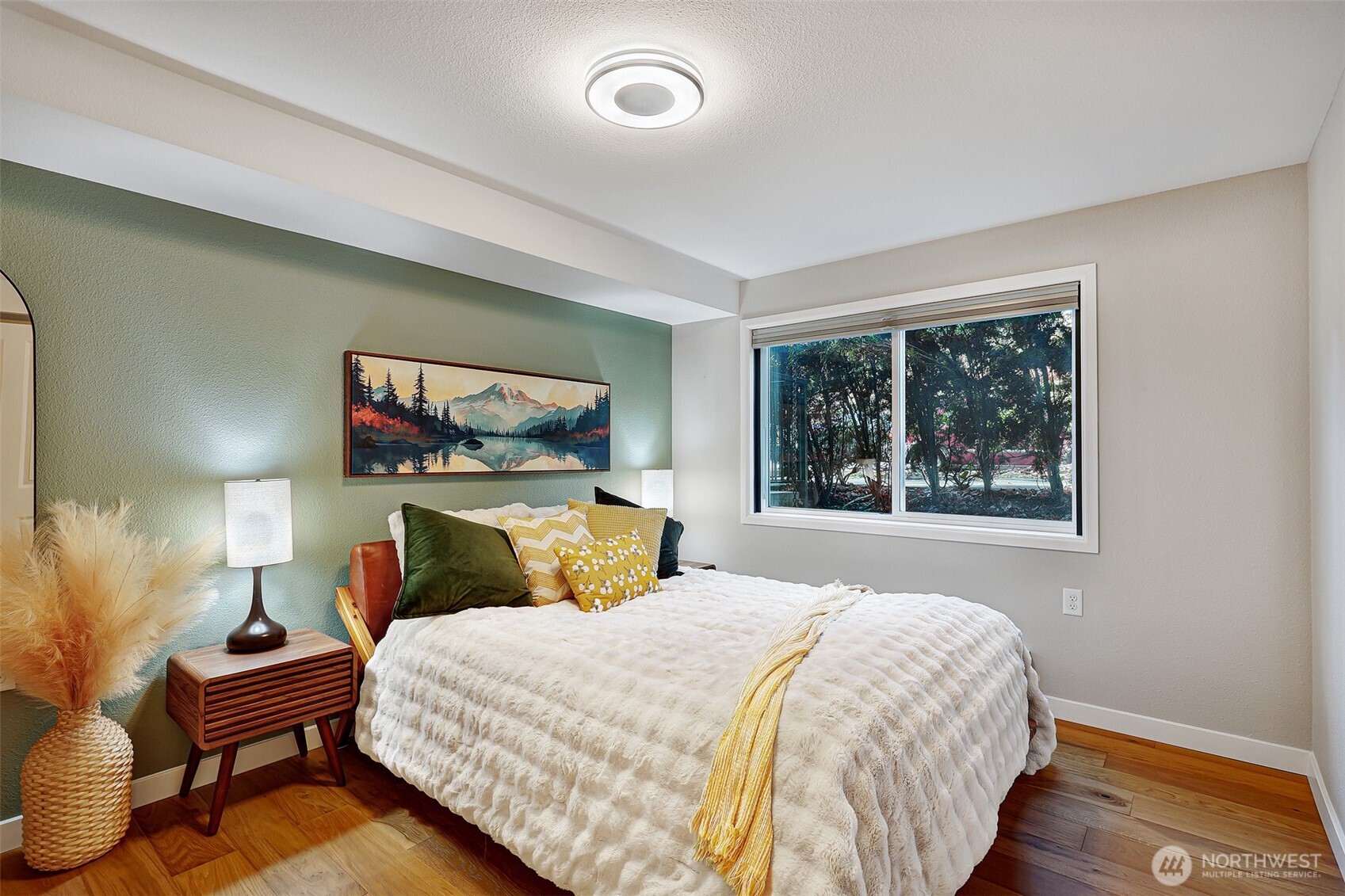 2512 E Madison Street Unit: 401