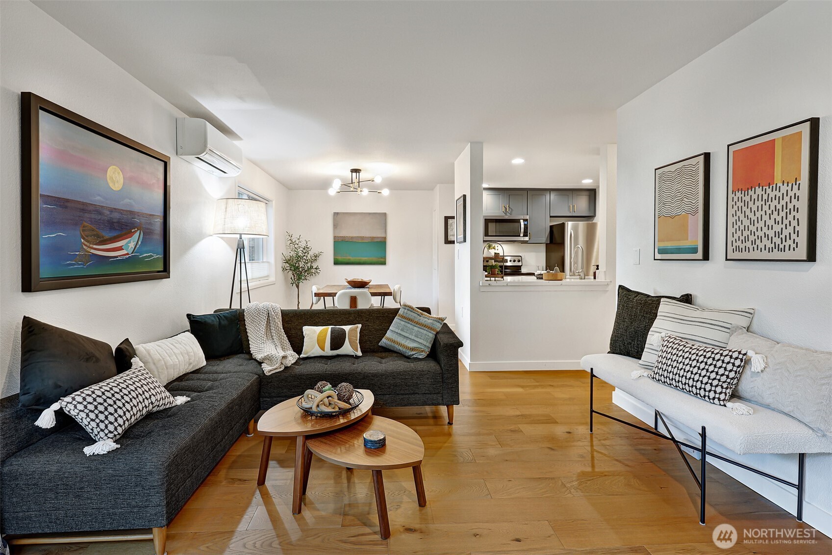 2512 E Madison Street Unit: 401