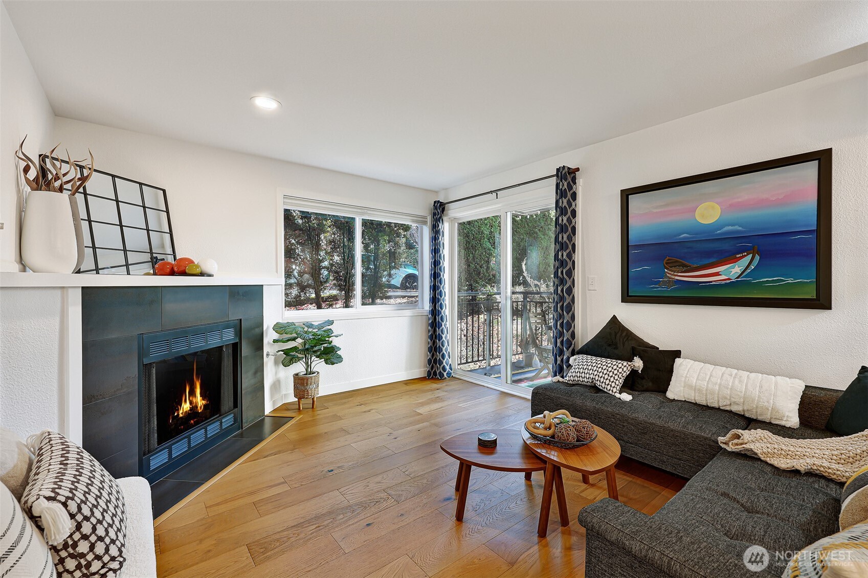 2512 E Madison Street Unit: 401