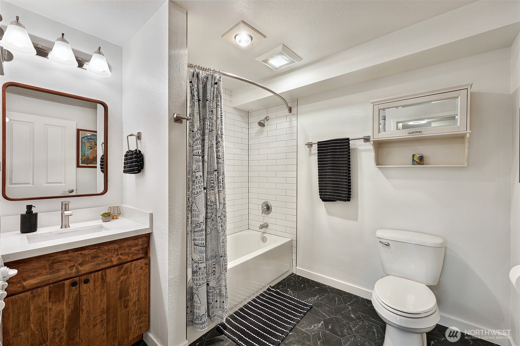 2512 E Madison Street Unit: 401