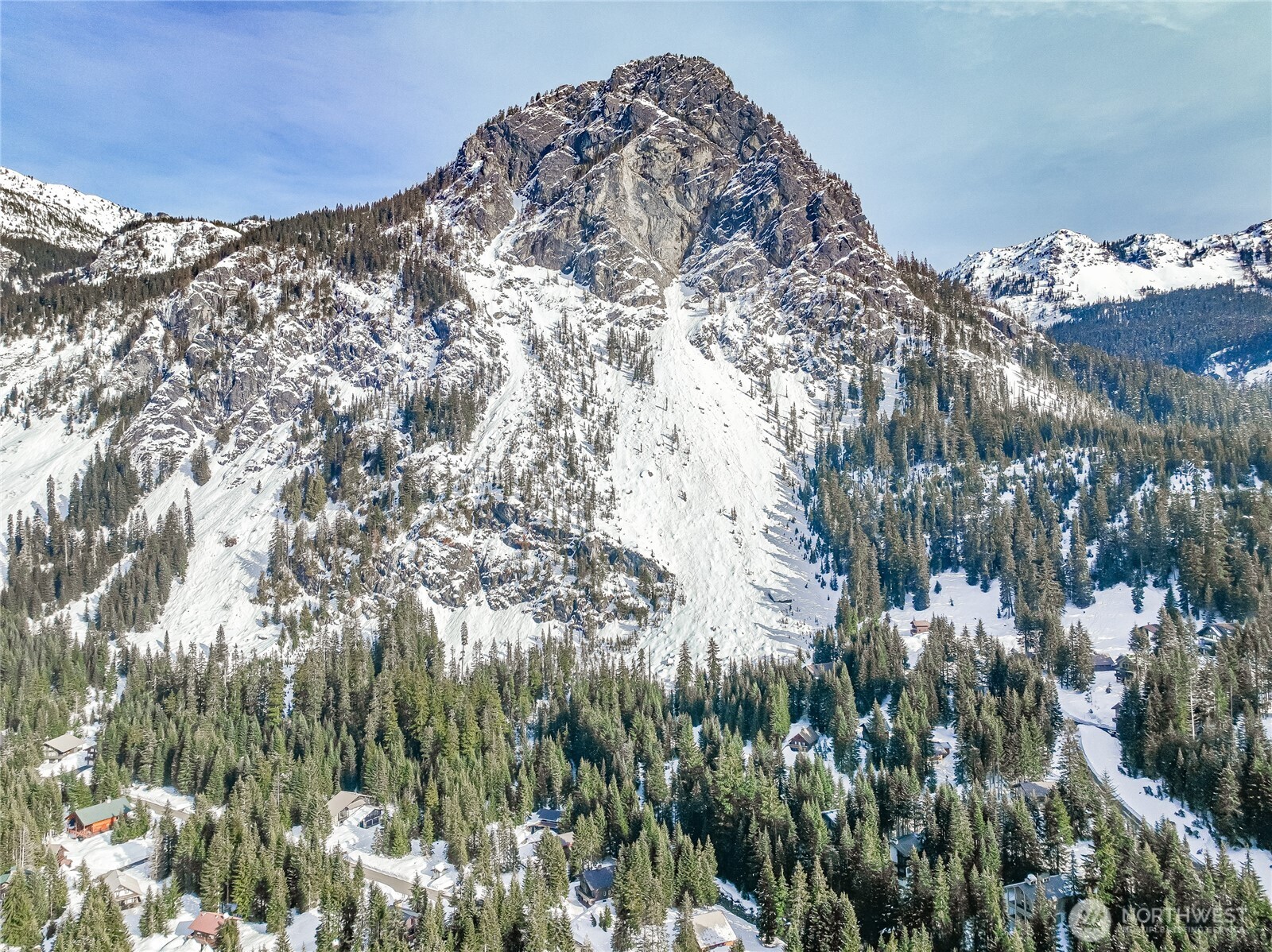 27 Alpental Strasse