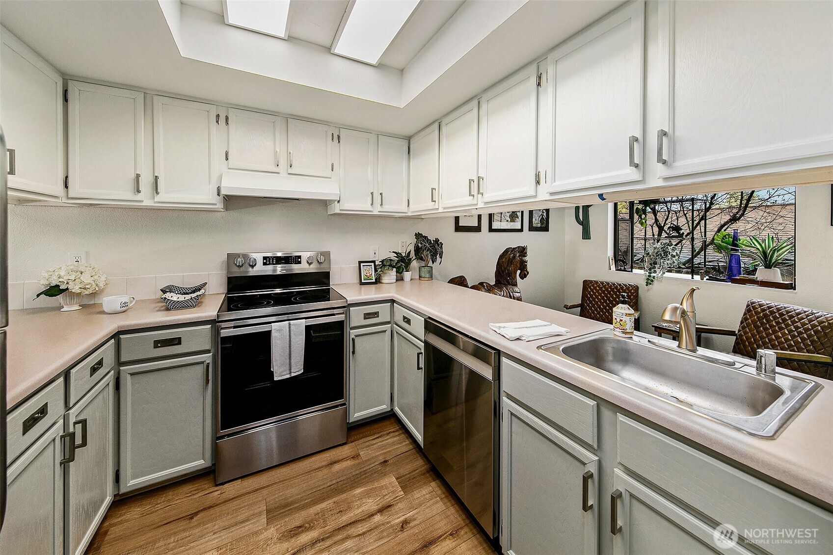 23001 Lakeview Drive Unit: I-206