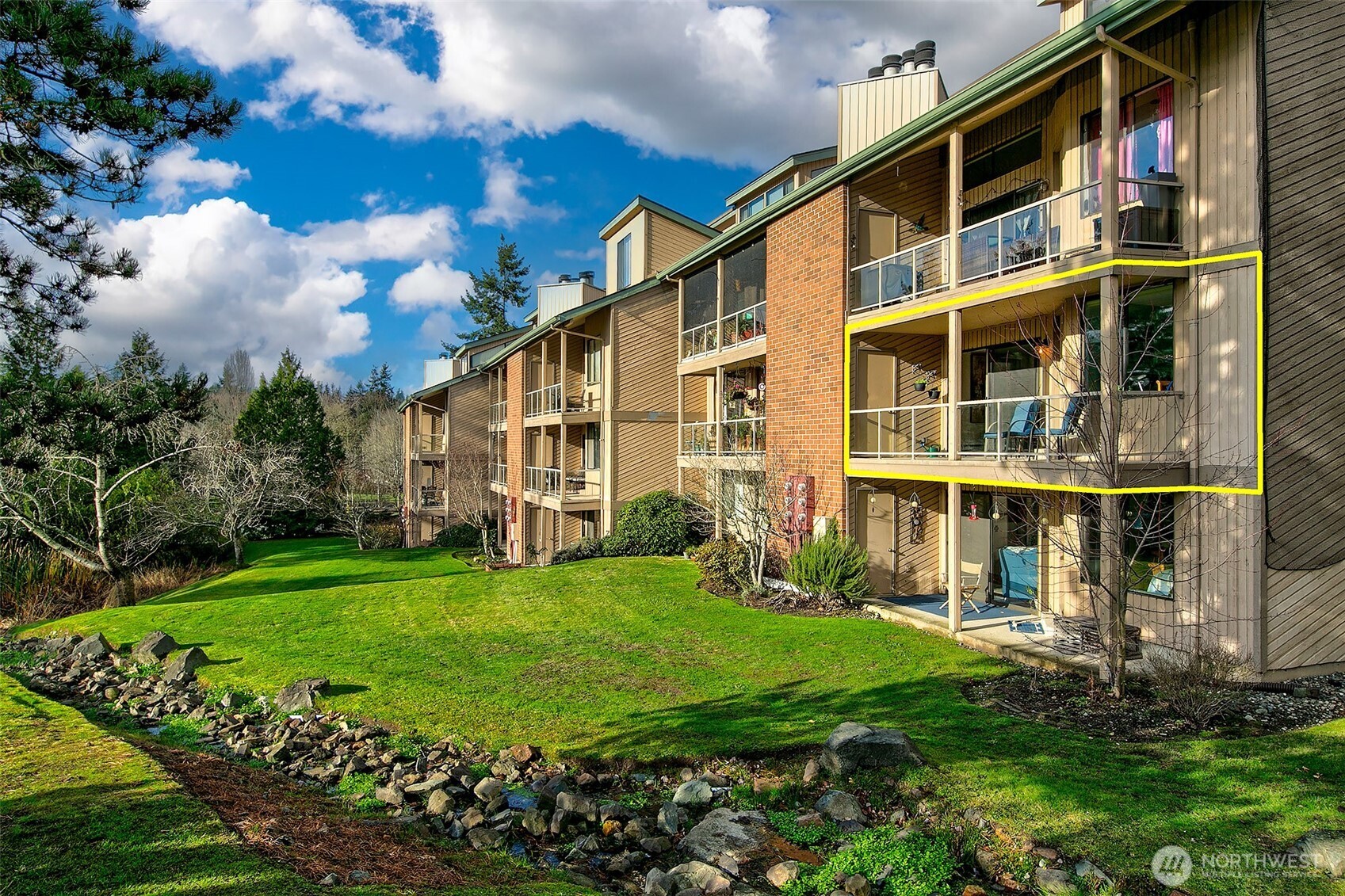 23001 Lakeview Drive Unit: I-206