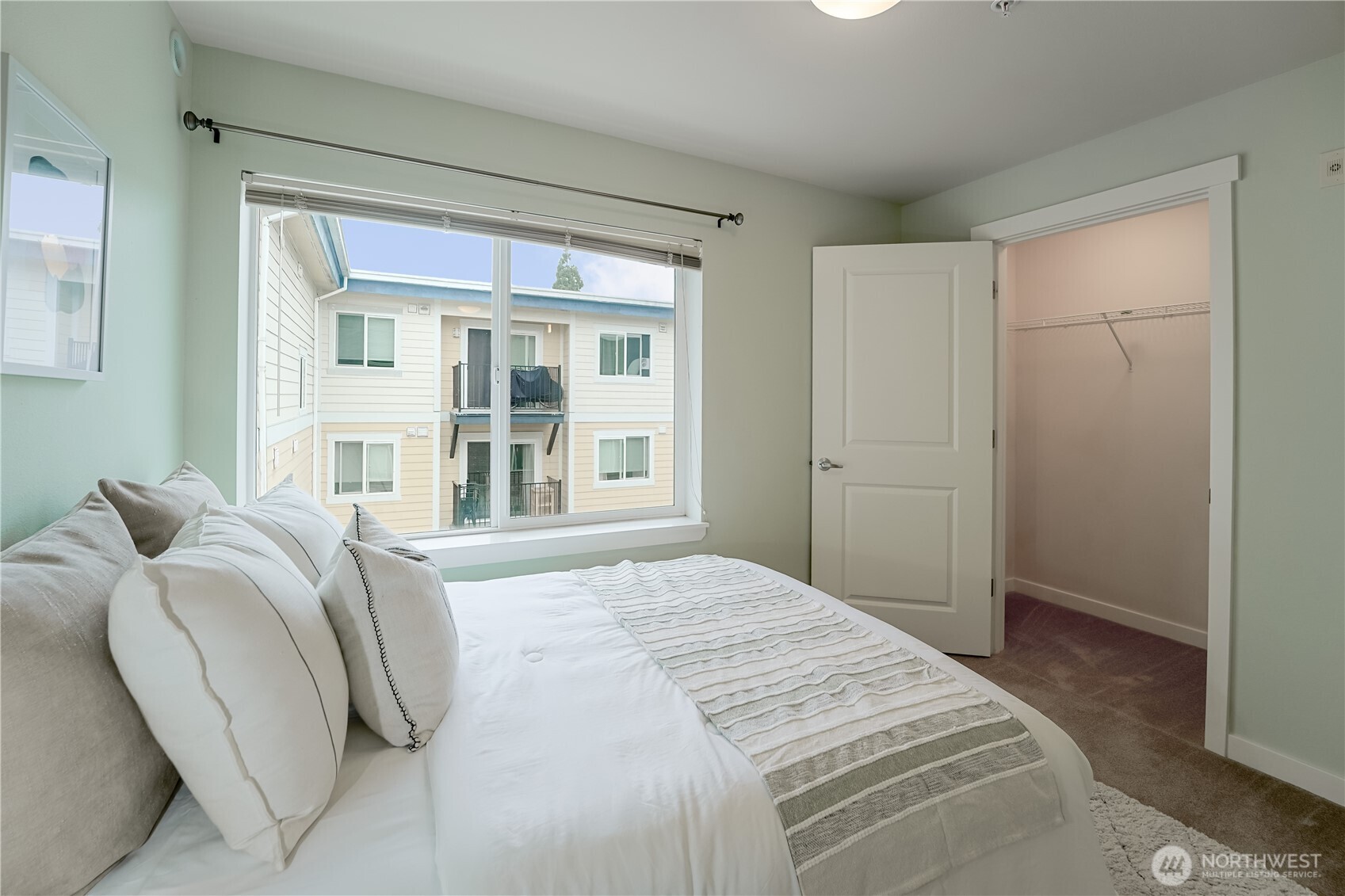 12534 15th Avenue NE Unit: 31