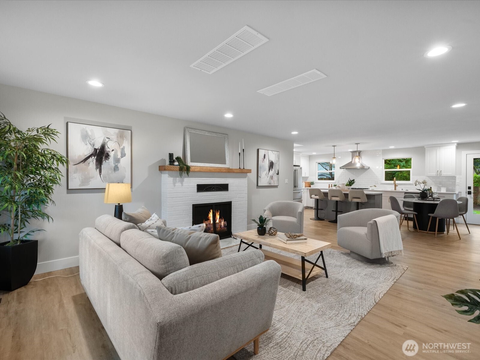 15544 30th Avenue NE