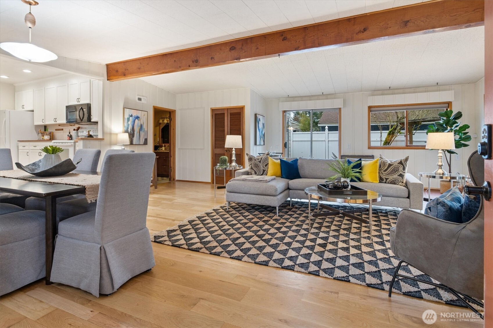 15760 Meridian Avenue N