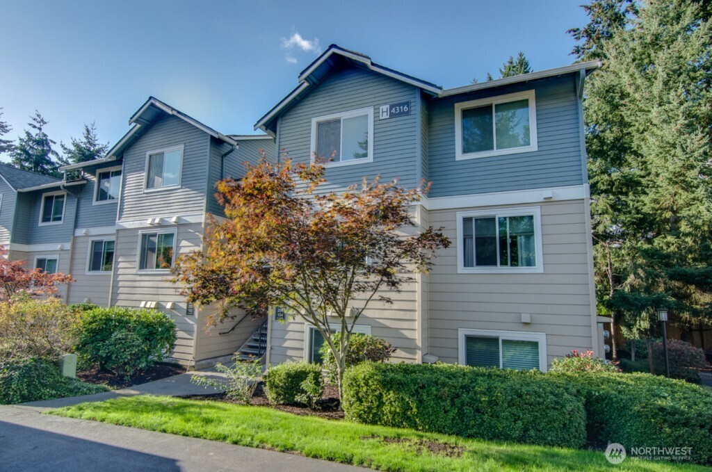 4316 W Lake Sammamish Parkway SE Unit: H103