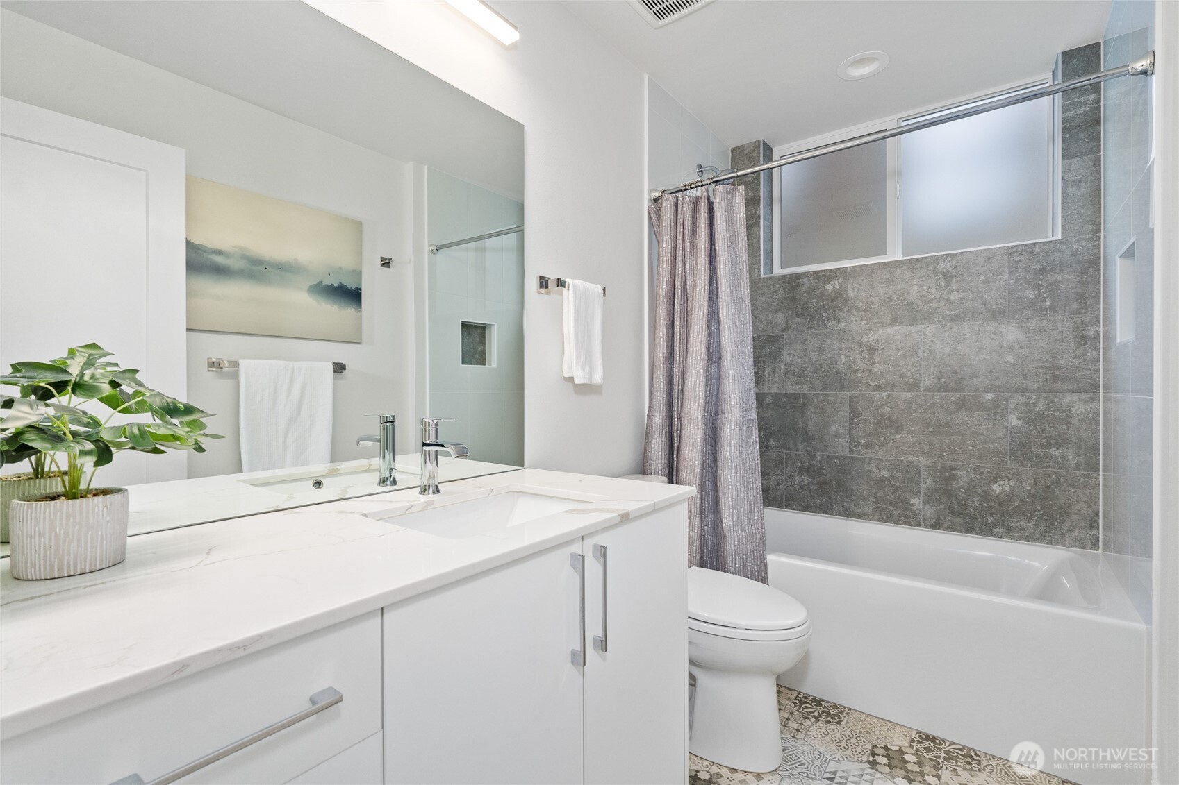 4517 B Sunnyside Avenue N