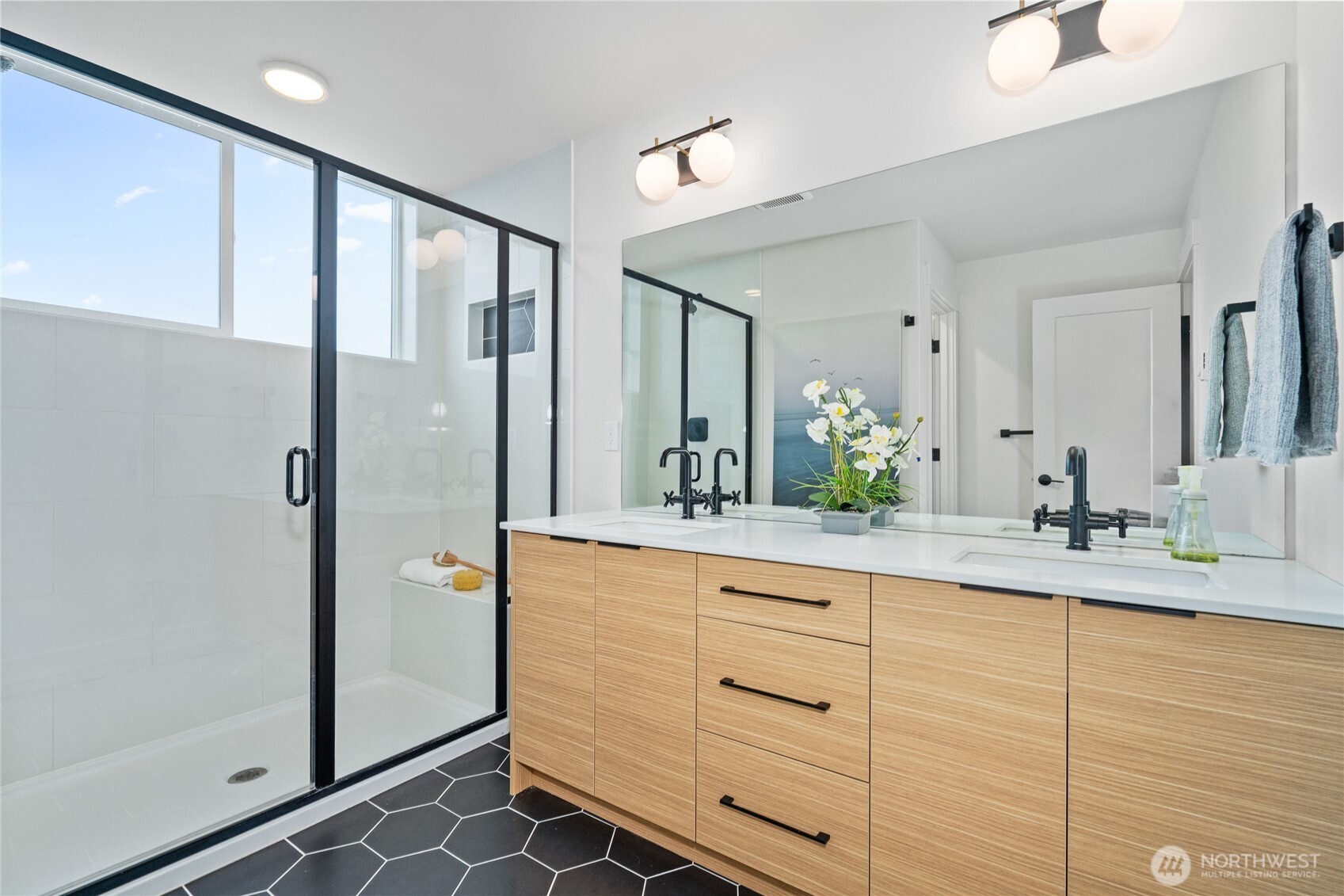 4517 B Sunnyside Avenue N