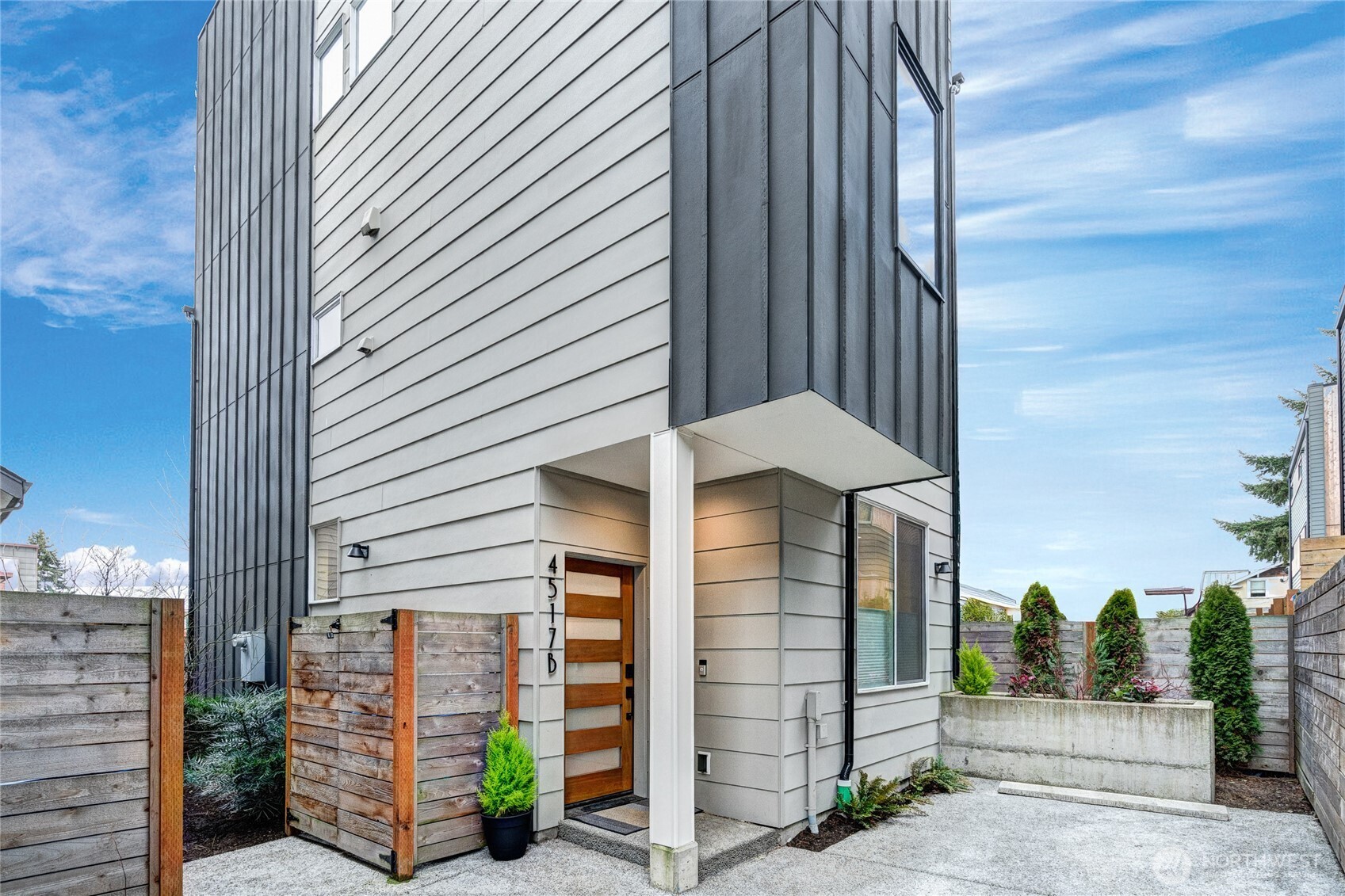 4517 B Sunnyside Avenue N