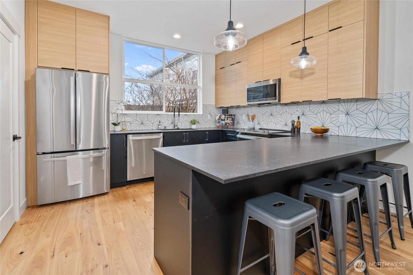 4517 B Sunnyside Avenue N