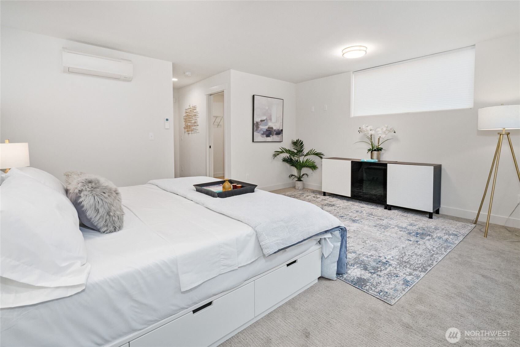 4517 B Sunnyside Avenue N