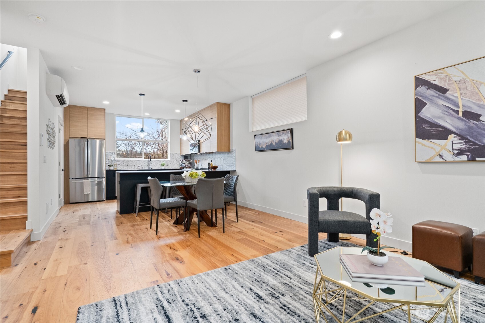 4517 B Sunnyside Avenue N