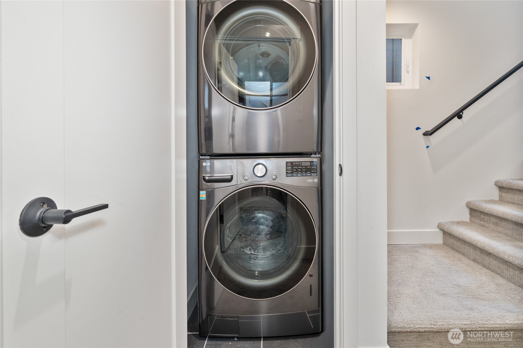 4517 B Sunnyside Avenue N