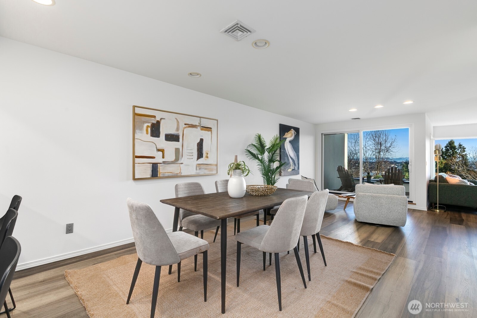 2410 Aurora Avenue N Unit: 106