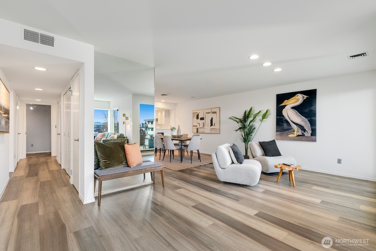 2410 Aurora Avenue N Unit: 106