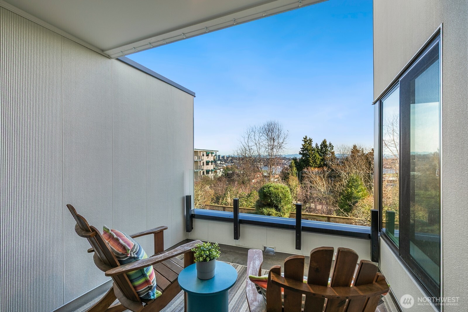 2410 Aurora Avenue N Unit: 106