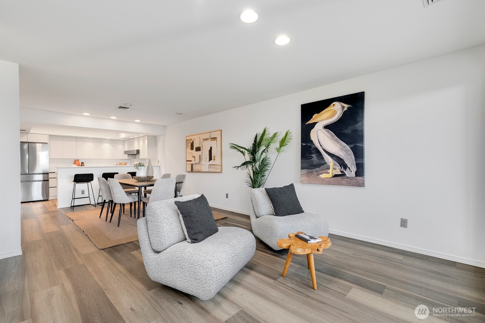 2410 Aurora Avenue N Unit: 106