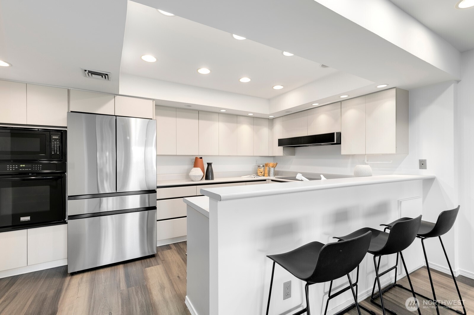 2410 Aurora Avenue N Unit: 106