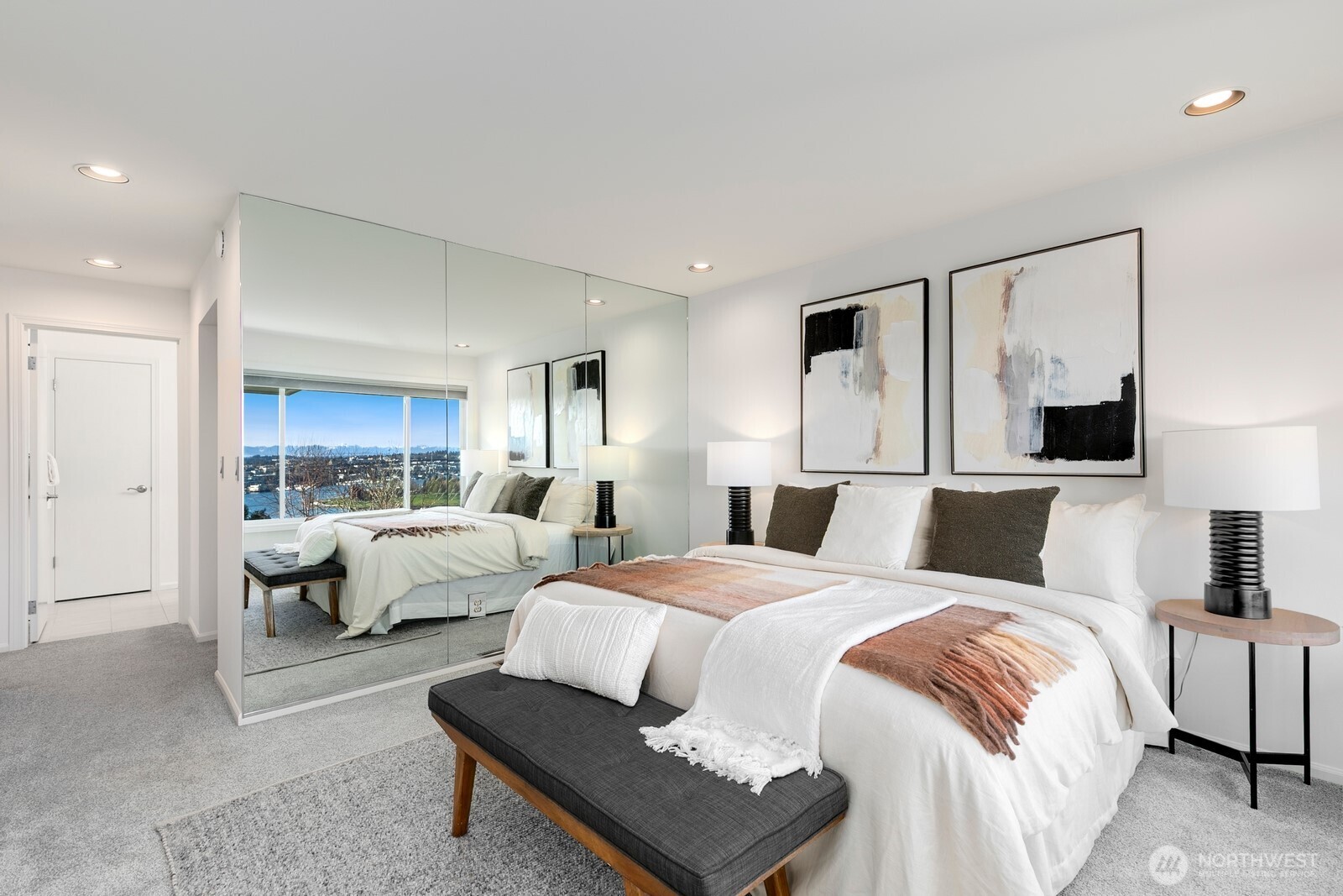 2410 Aurora Avenue N Unit: 106