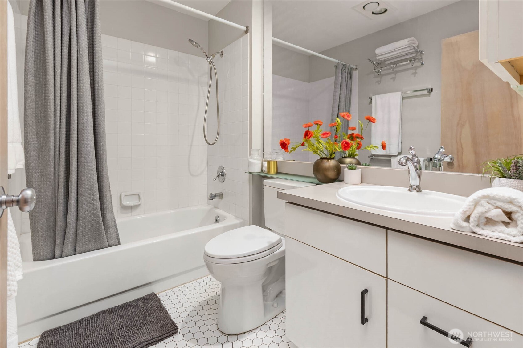 2030 Western Avenue Unit: 701