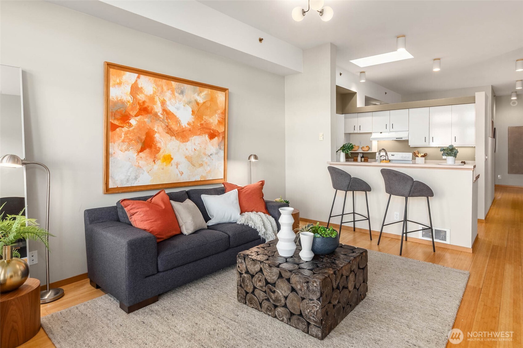 2030 Western Avenue Unit: 701