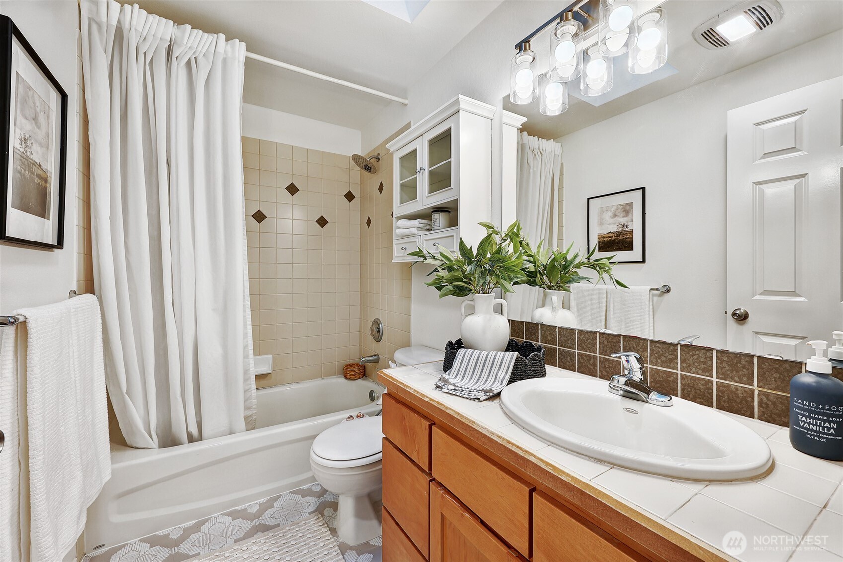 12017 32nd Avenue NE Unit: B