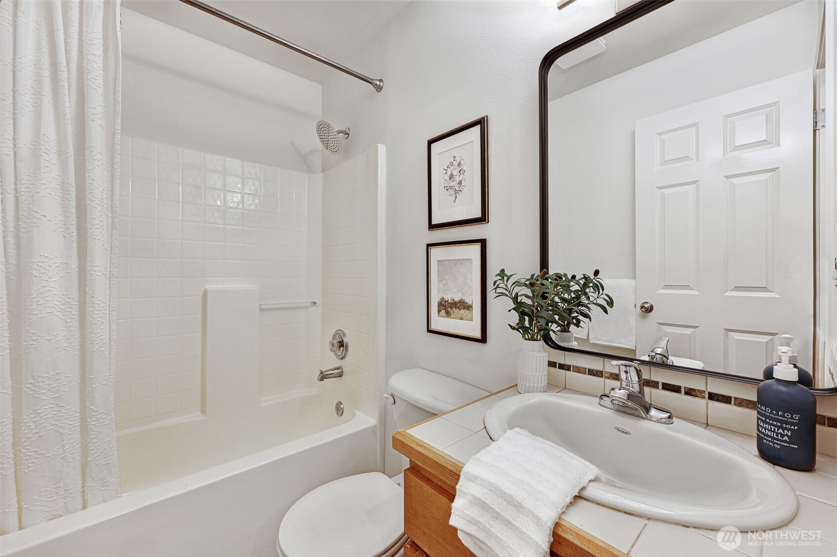 12017 32nd Avenue NE Unit: B