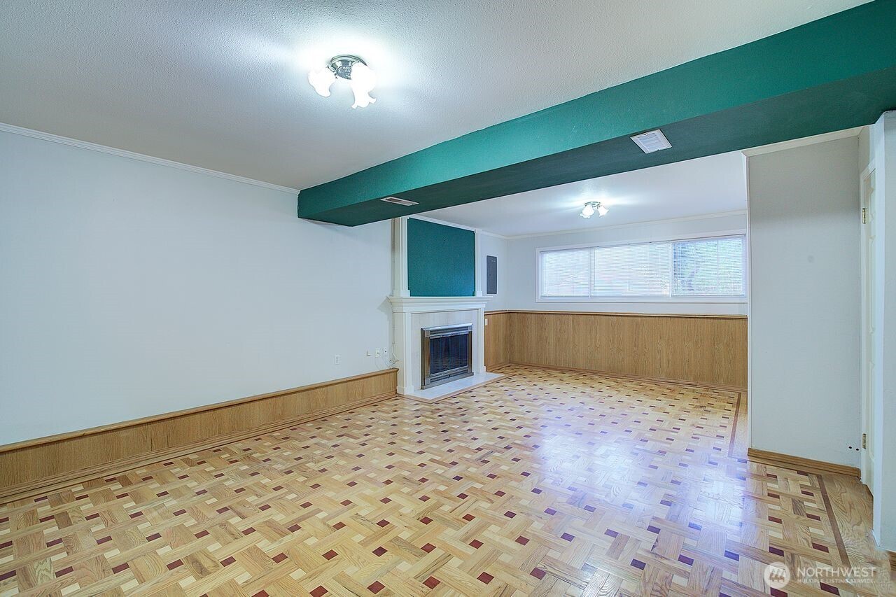 13902 Beverly Park Road