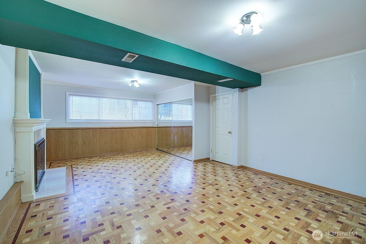 13902 Beverly Park Road