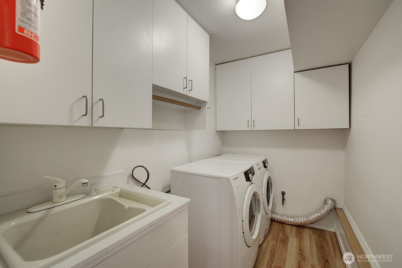 13902 Beverly Park Road