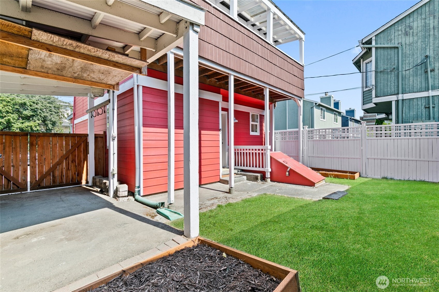 1913 E Spruce Street