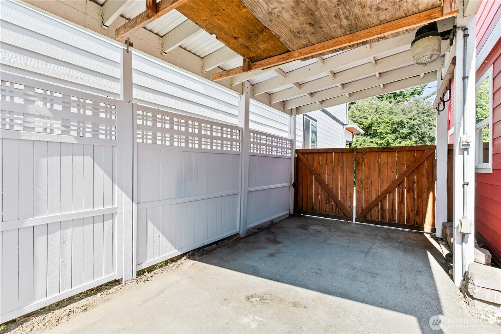 1913 E Spruce Street