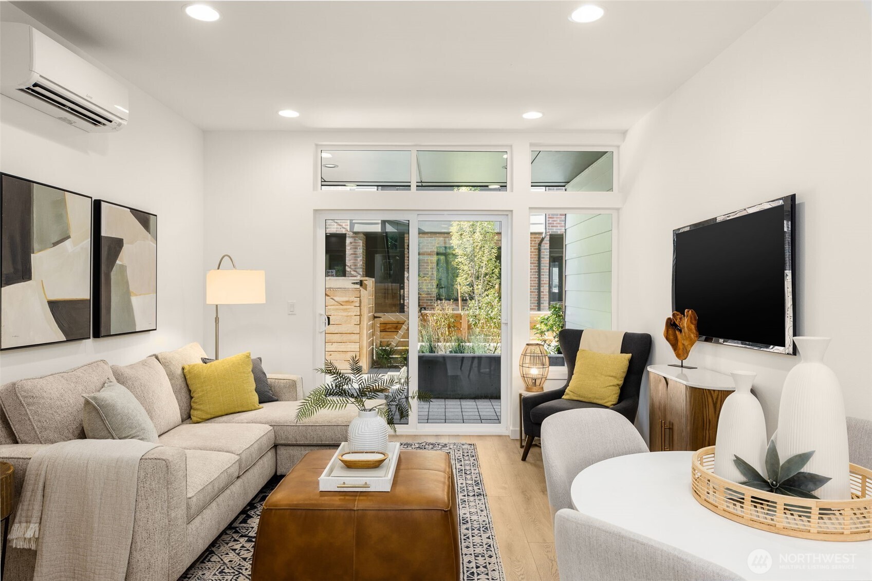 8333 H 12th Avenue NW