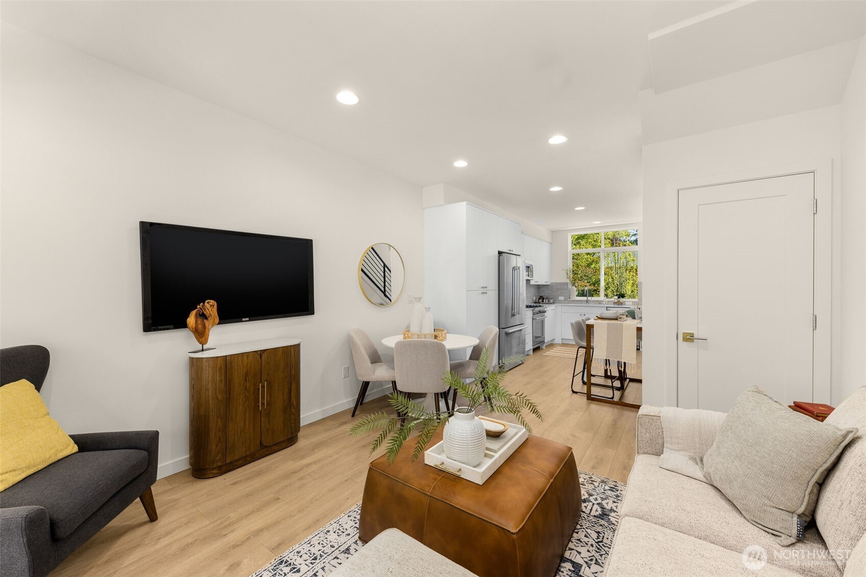 8333 H 12th Avenue NW