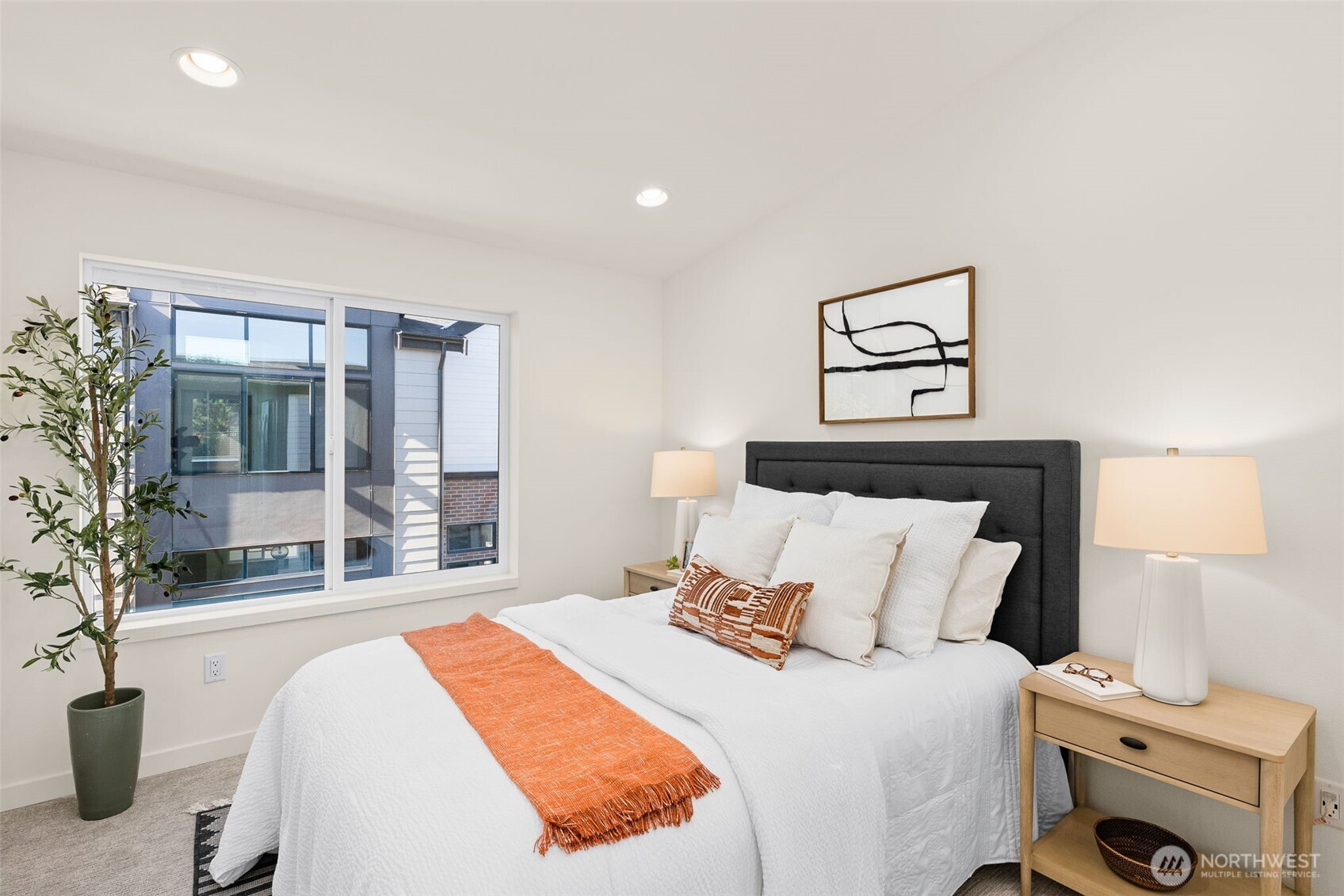 8333 H 12th Avenue NW