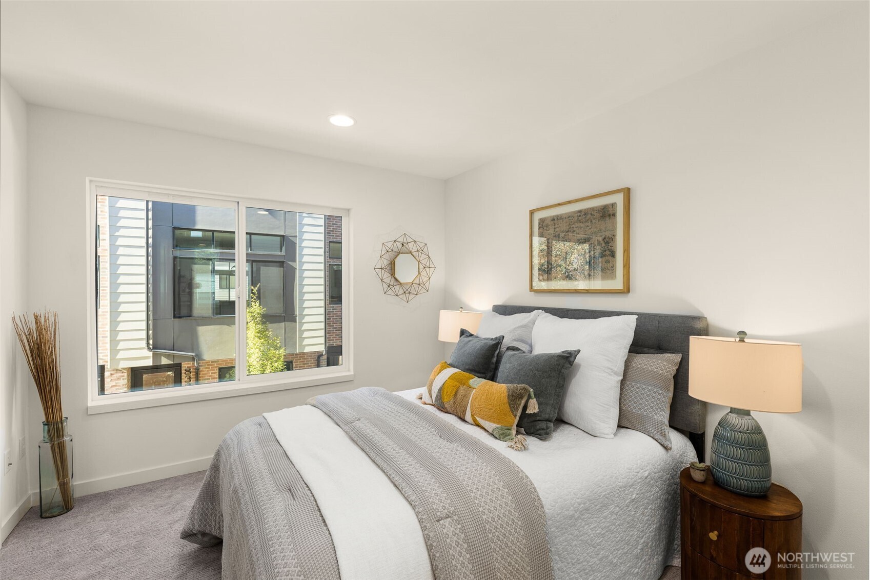 8333 H 12th Avenue NW