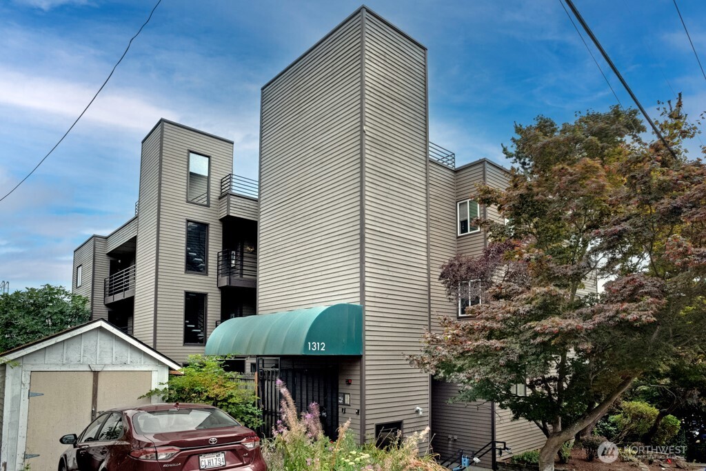 1312 6th Avenue N Unit: 9