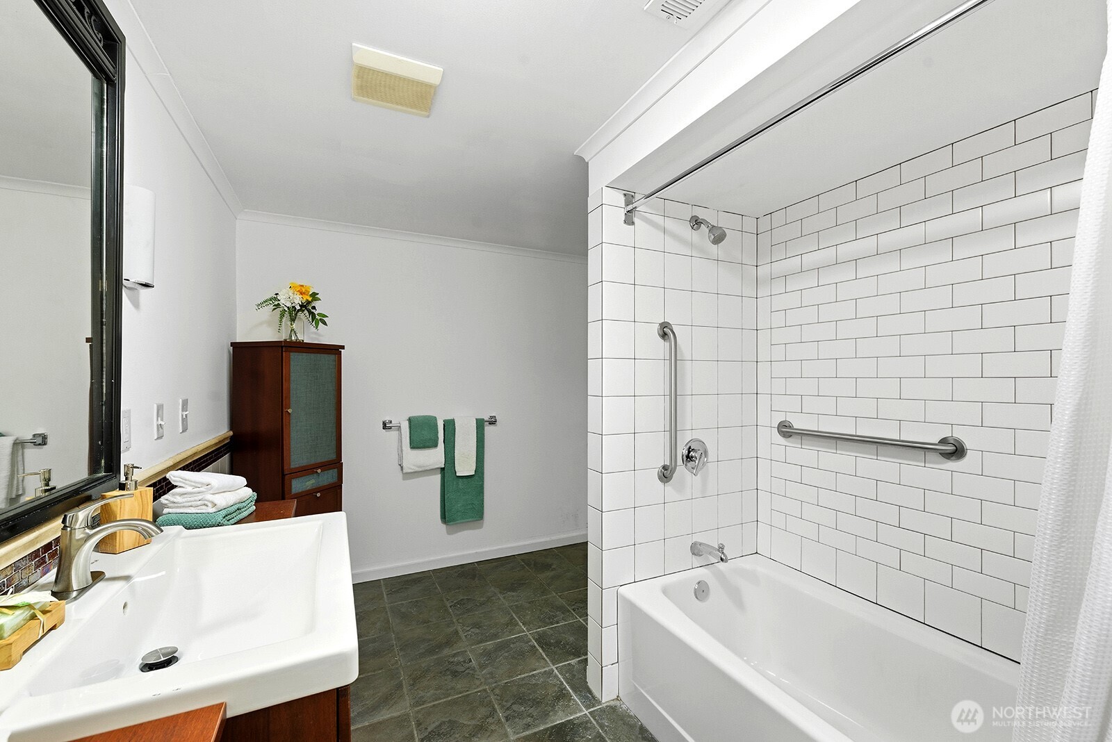 2306 NE 105th Street