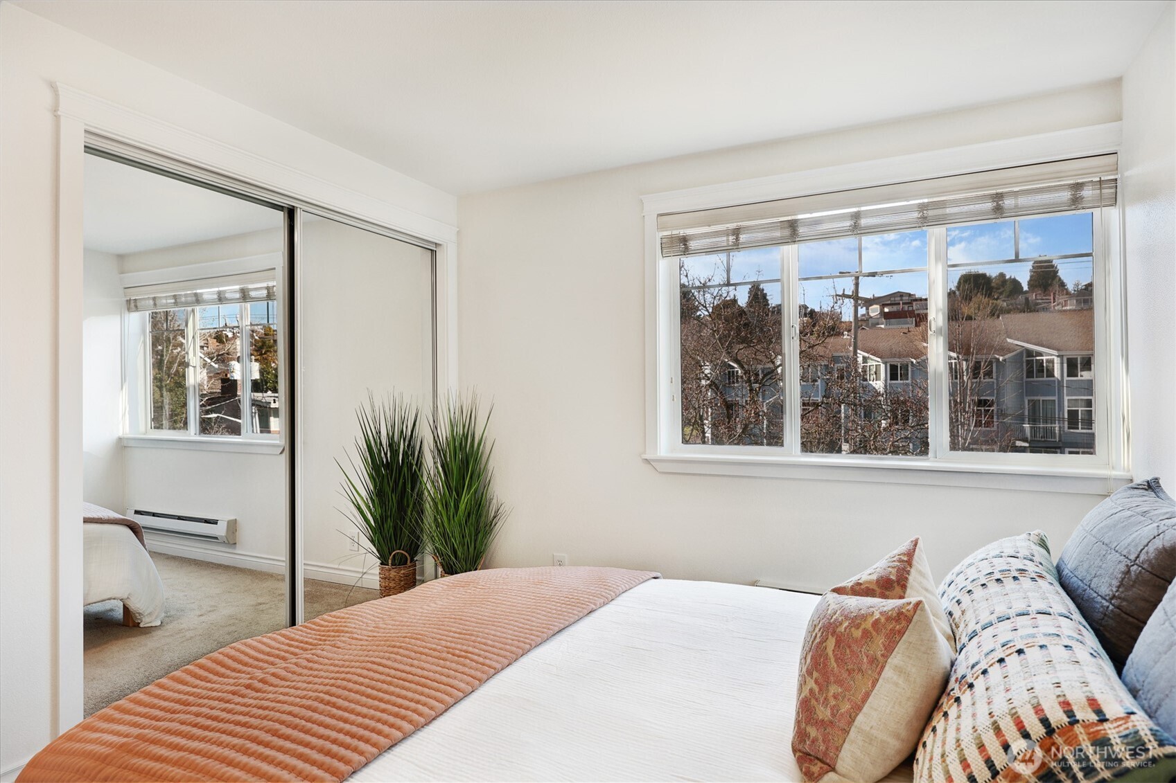 2200 Thorndyke Avenue W Unit: 402