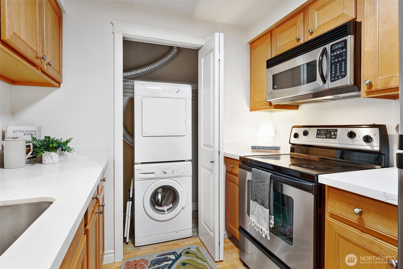 2200 Thorndyke Avenue W Unit: 402