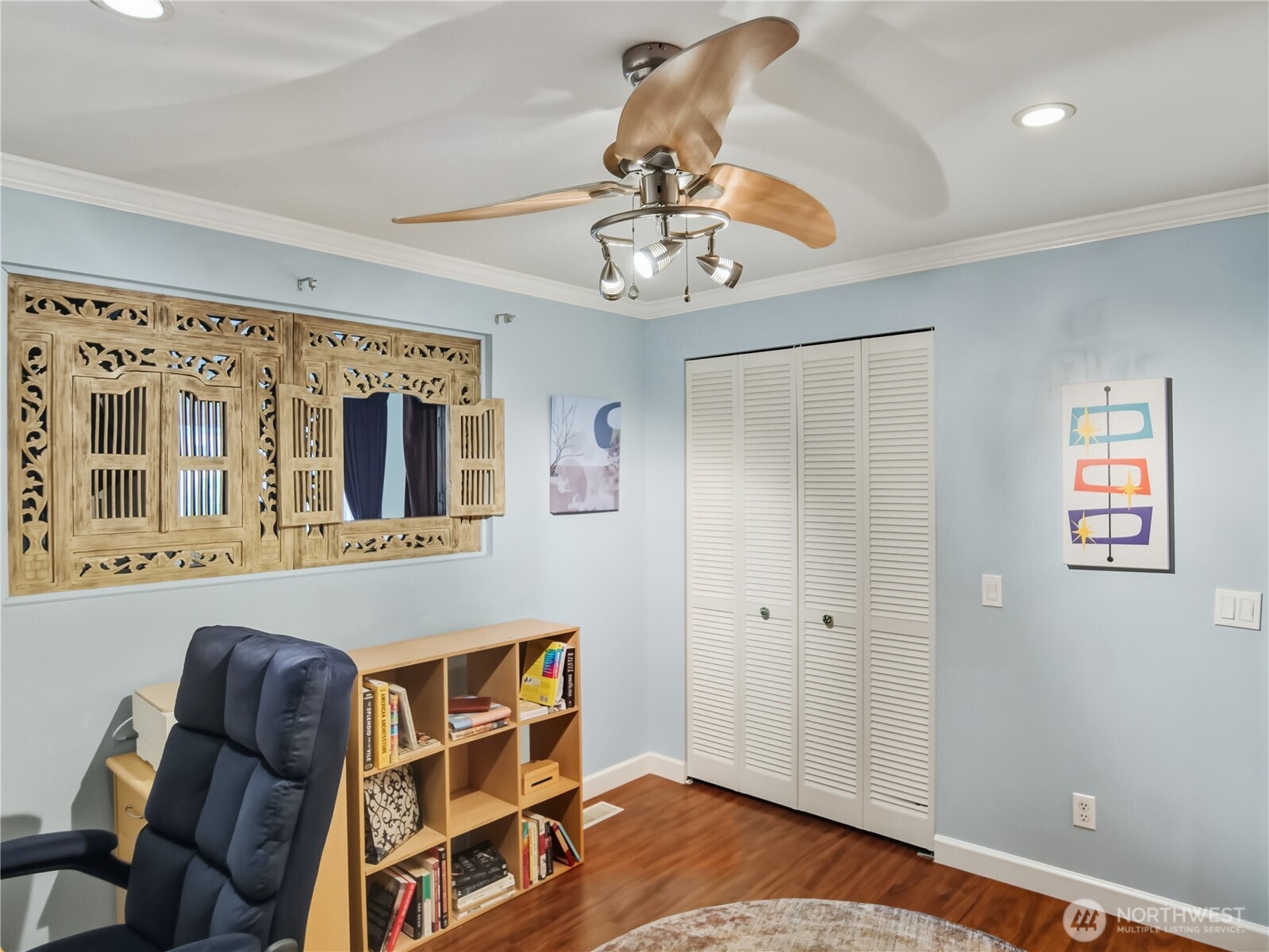 9240 Sand Point Way NE