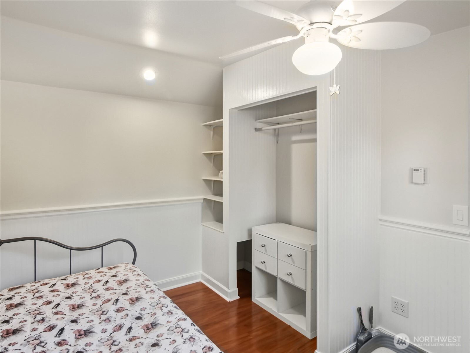 9240 Sand Point Way NE