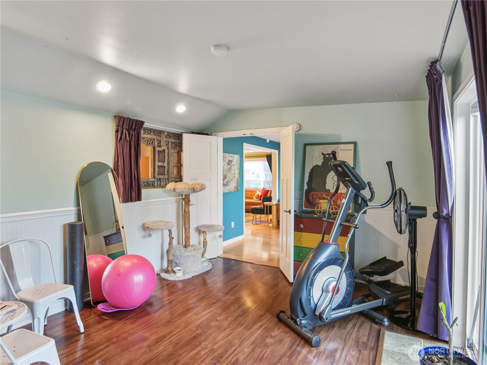 9240 Sand Point Way NE