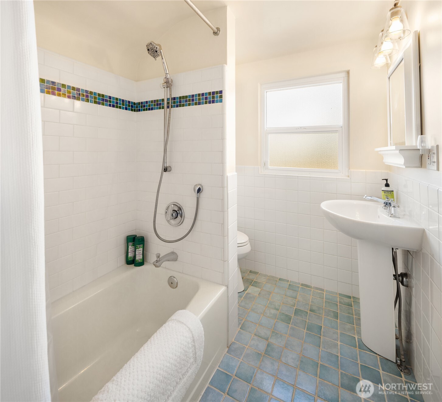 11252 Evanston Avenue N