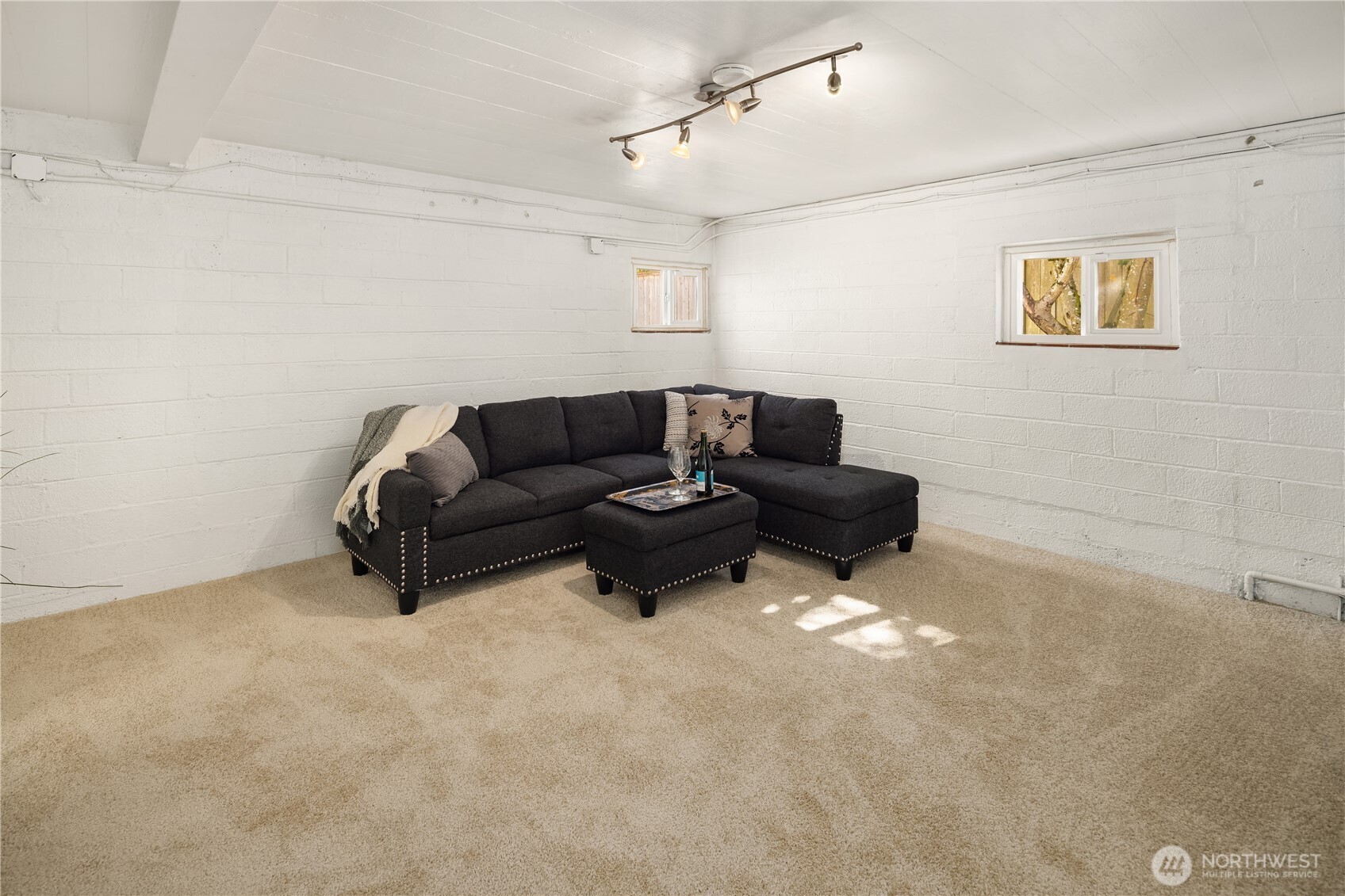 11252 Evanston Avenue N